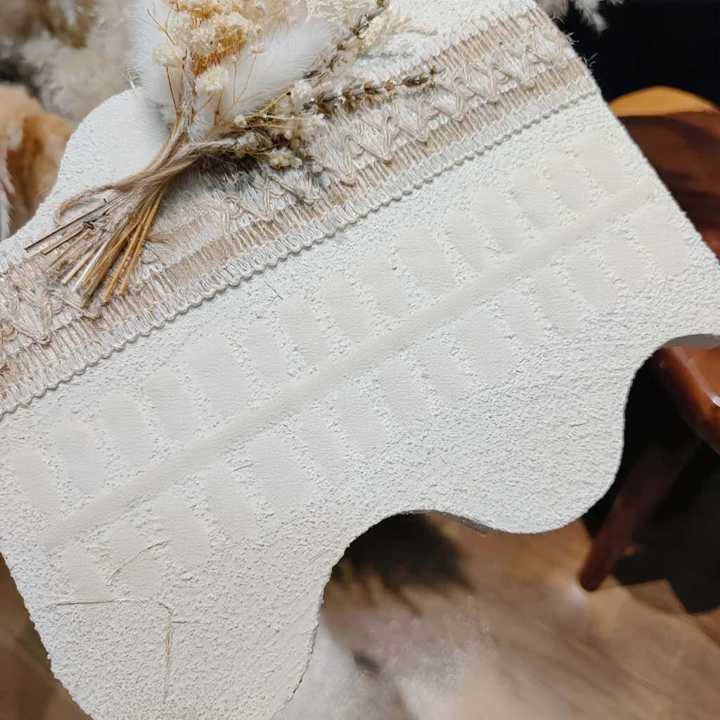 Plave lažne nokte francuski vrh s biserima i kristalima