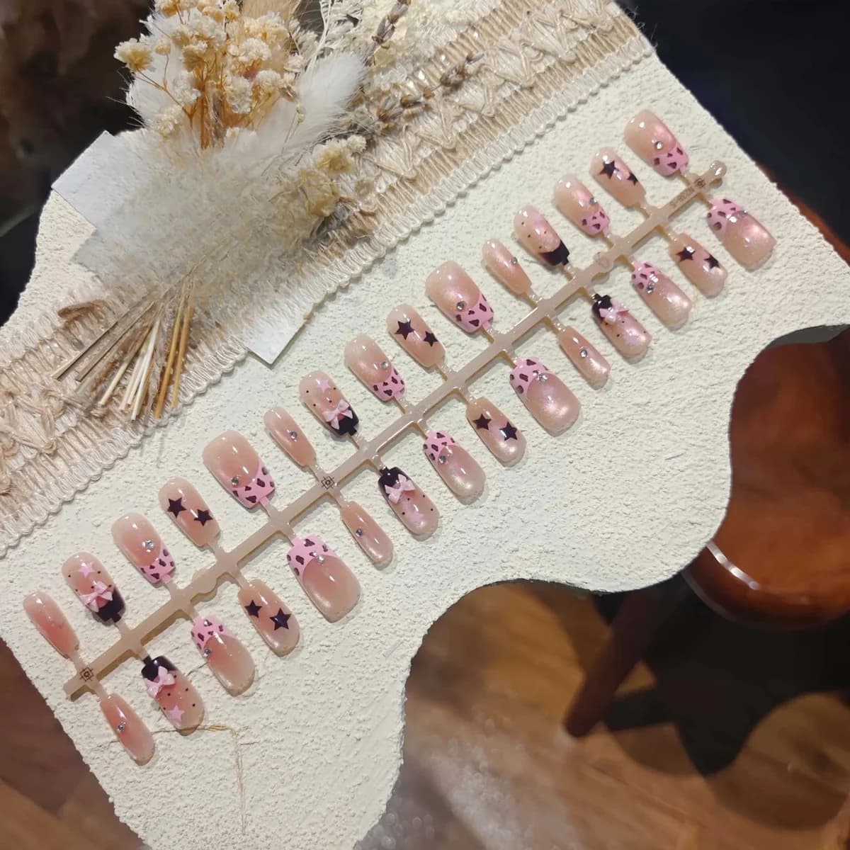 Slatke divlje galaktičke mačje oči, kratki coffin, ružičasti leopard